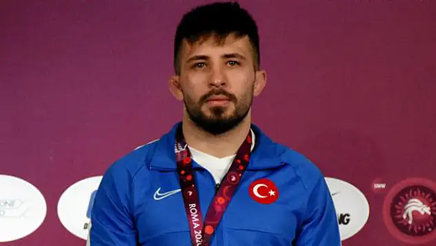 Milli güreşçi Süleyman Atlı Avrupa şampiyonu oldu