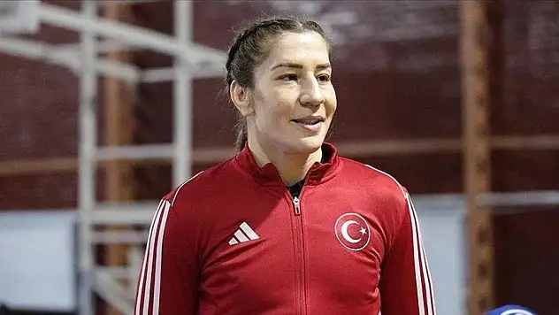 Milli güreşçi Yasemin Adar Yiğit, Paris 2024'e kota kazandı
