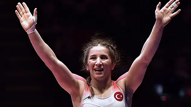 Milli Güreşçi Zeynep Yetgil, Paris 2024 Olimpiyat Oyunları'na kota aldı
