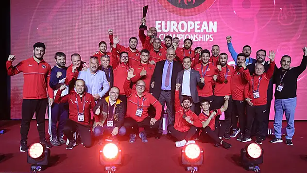 Milli güreşçiler ilk 10'da
