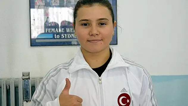 Milli halterci Ayşegül'ün hedefi dünya şampiyonluğu