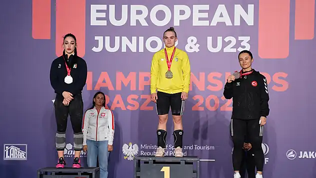 Milli halterci Aysel Özkan, Avrupa Şampiyonası'nda bronz madalya kazandı
