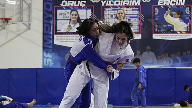 Milli judocu Sinem, Avrupa şampiyonluğunun ardından gözünü olimpiyatlara dikti
