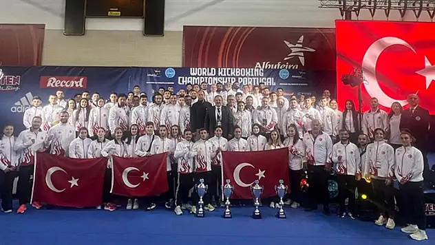 Milli kick boksçular, Dünya Şampiyonası'nda 10'u altın 41 madalya kazandı
