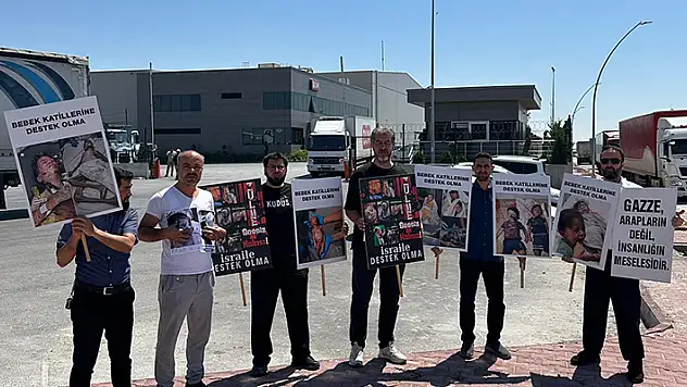 Milli Kuvvetler Hareketinden BİM önünde İsrail protestosu