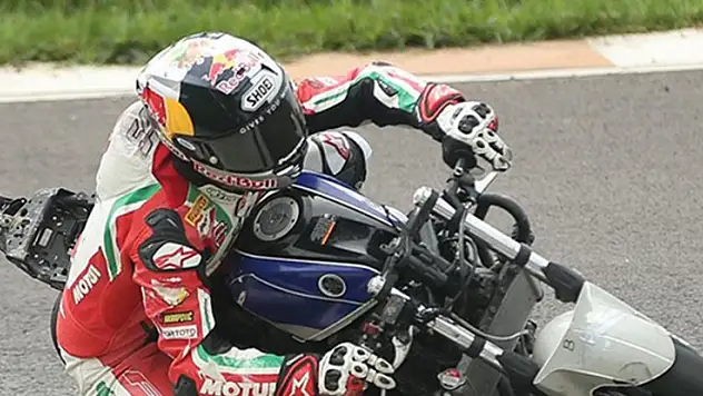 Milli motosikletçi Bahattin Sofuoğlu, 2025 yılında Superbike'ta yarışacak