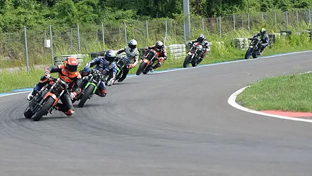 Milli motosikletçiler Portekiz ve Çekya'da piste çıkacak
