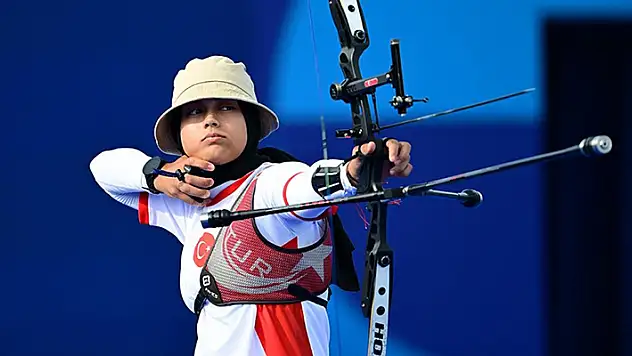 Milli okçu Berra Elif Gökkır, çeyrek finalde oyunlara veda etti
