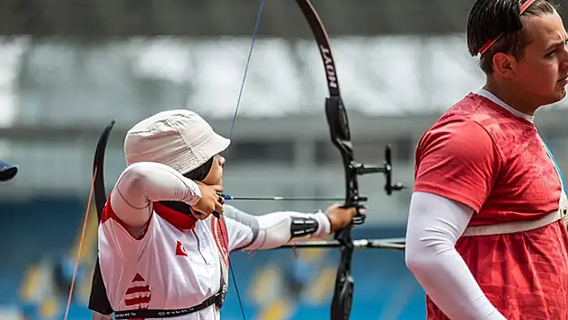 Milli okçu Elif Berra Gökkır, Paris 2024 Olimpiyatları kotası aldı
