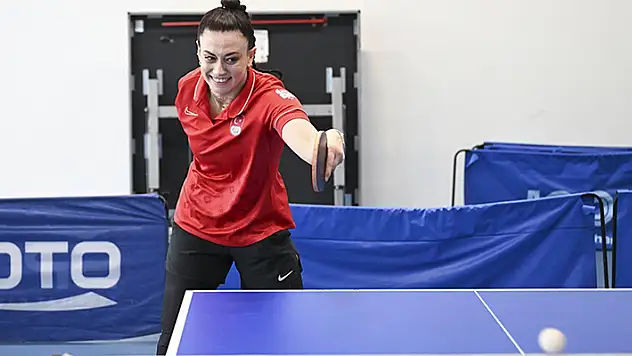 Milli para masa tenisçi Kübra Korkut, Singapur'da altın madalya kazandı
