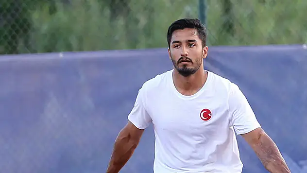 Milli para tenisçi Ahmet Kaplan, 'dünya 8 numarası' oldu
