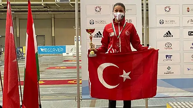 Milli pentatlet İlke Özyüksel Laser Run'da dünya rekoru kırdı