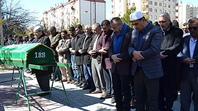 Milli satranççı Emre Ev son yolculuğuna uğurlandı