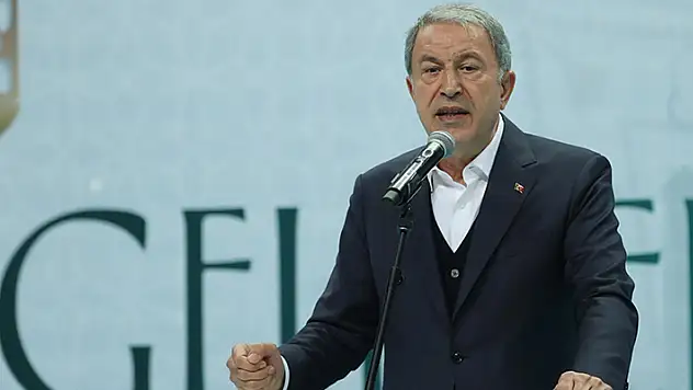 Milli Savunma Bakanı Akar: Mehmetçik son 3 günde Irak ve Suriye'nin kuzeyinde 18 teröristi etkisiz hale getirdi
