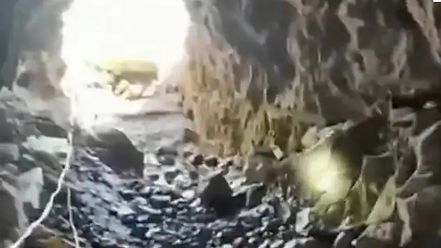 Milli Savunma Bakanı Akar: Mehmetçik, teröristlerin Zap'taki mağarasına girdi
