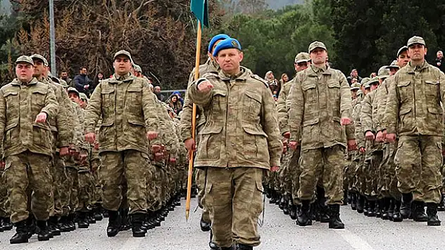 Milli Savunma Bakanı Akar, 'yeni askerlik sisteminin' detaylarını açıkladı
