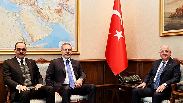 Milli Savunma Bakanı Güler, Dışişleri Bakanı Fidan ve MİT Başkanı Kalın ile görüştü