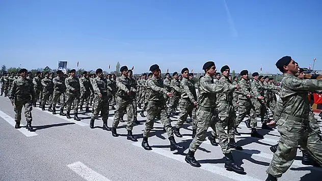 Milli Savunma Bakanlığının sözleşmeli er başvurularında süre 1 Ekim'de dolacak

