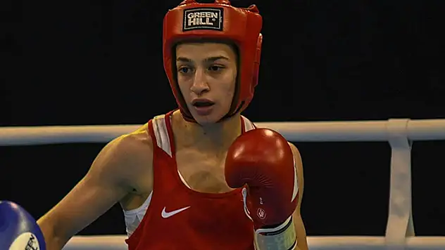 Milli sporcu Buse Naz Çakıroğlu'ndan altın madalya
