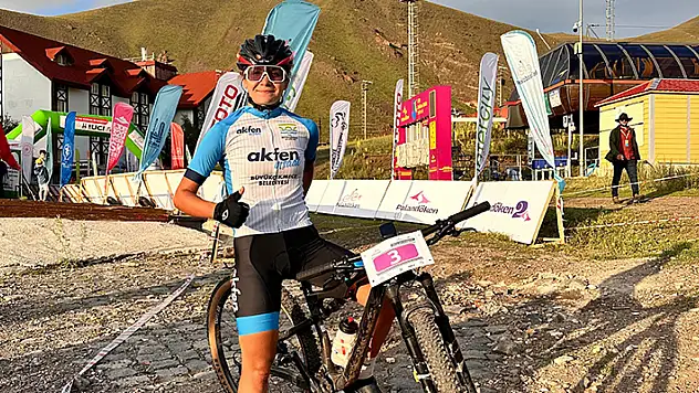 Milli sporcu Ekin Ereke, bisiklette U23 Türkiye şampiyonu oldu
