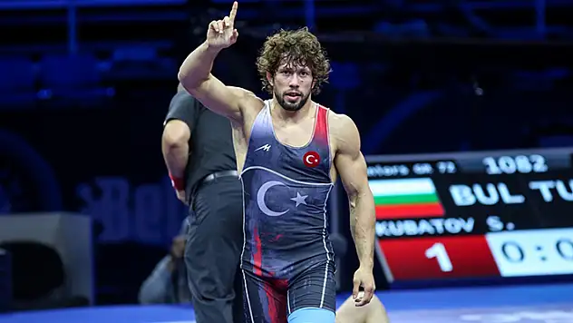 Milli sporcu Selçuk Can, Dünya Güreş Şampiyonası'nda bronz madalya kazandı
