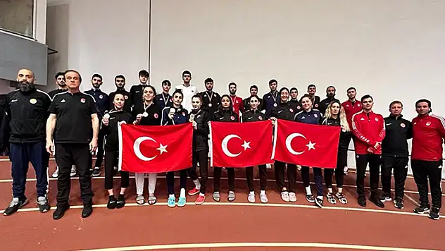 Milli sporcular, Bulgaristan Açık Tekvando Turnuvası'nı 10 madalyayla tamamladı
