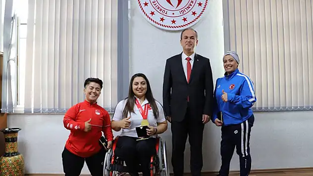 Milli sporculardan Şahin'e ziyaret!