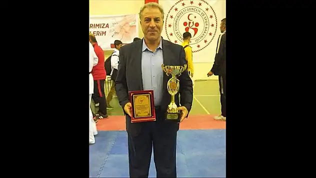 Milli takım antrenörü Toman ve eşi vefat etti