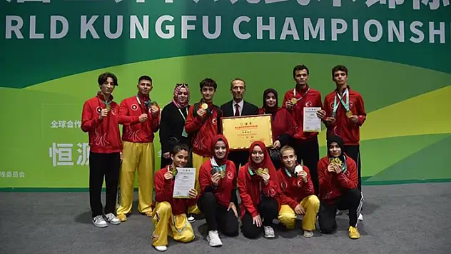 Milli wushucular, Dünya Şampiyonası'nda takım halinde şampiyon oldu
