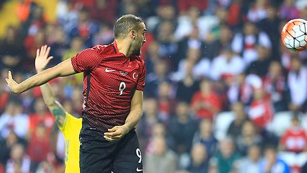 Milliler Cenk Tosun ile güldü!