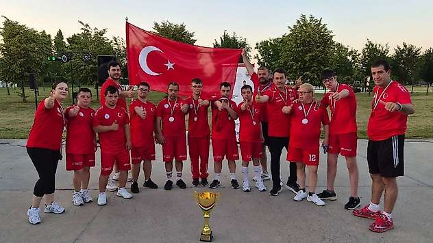 Milliler dünya ikinciliğine imza attı