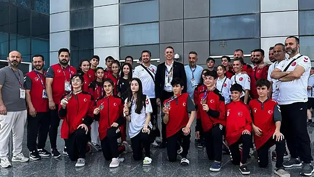 Milliler, Dünya Yıldızlar Tekvando Şampiyonası'nı 5 madalyayla tamamladı