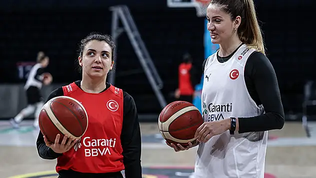 Milliler kamp için Slovenya'ya gitti