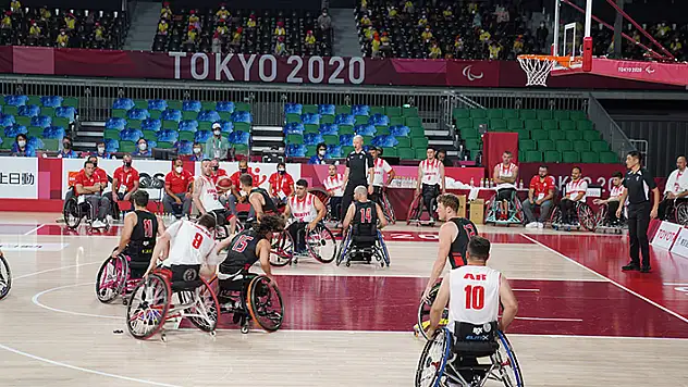 Milliler, Kanada'yı 77-73 mağlup etti
