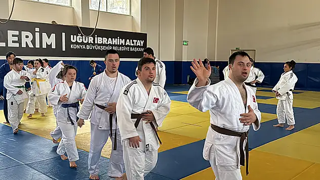 Milliler Konya'da kampa girdi

