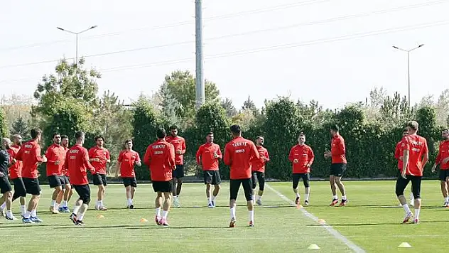 Milliler, Letonya maçı hazırlıklarını tamamladı
