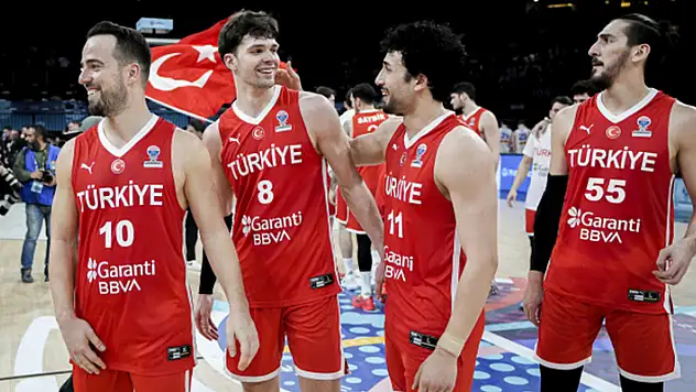 Milliler son saniyede güldü
