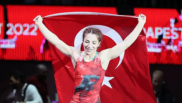 Millli güreşçi Evin Demirhan Yavuz Avrupa şampiyonu oldu
