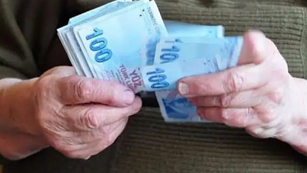 Milyonlarca emekliye üçlü ödeme!