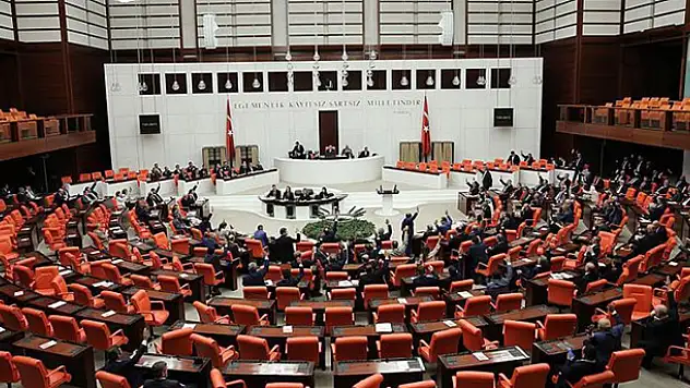 Milyonlarca kişinin beklediği yasa kabul edildi