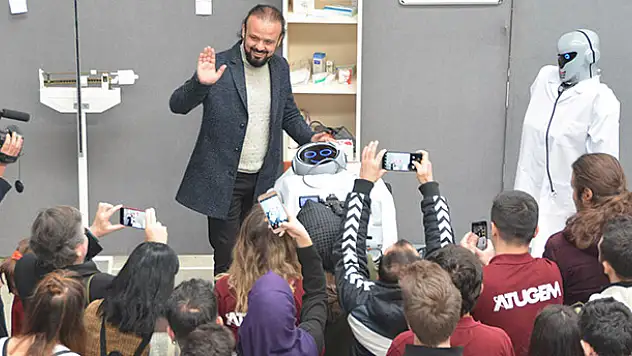Mini Ada'ya 3 bini aşkın kişiden 'geçmiş olsun' ziyareti