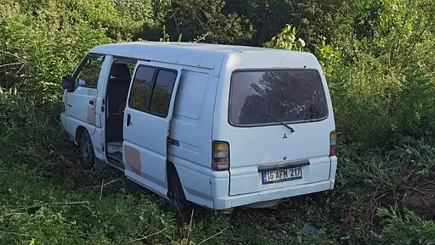 Minibüs şarampole yuvarlandı: 5 yaralı
