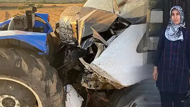 Minibüs, traktöre çarptı eşi öldü, sürücü ağır yaralı