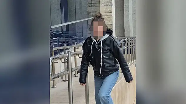 Minibüste bulduğu telefondan mobil bankacılıkla para çekip, teknoloji mağazası ve hastane kantininde harcamış