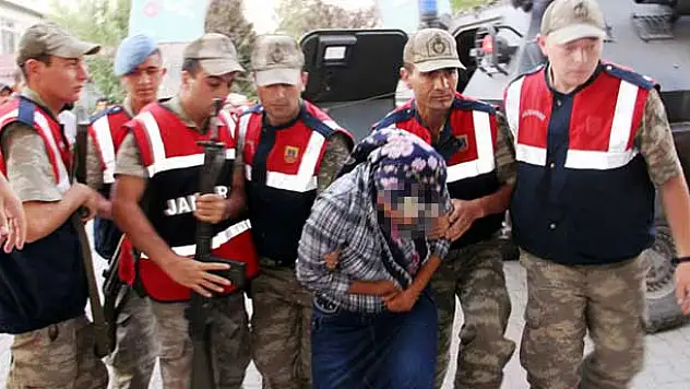 Minik Enes'in katil zanlıları adliyeye sevk edildi