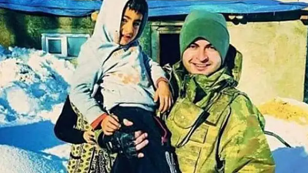 Minik şehit Ayaz ile şehit astsubay aynı karede
