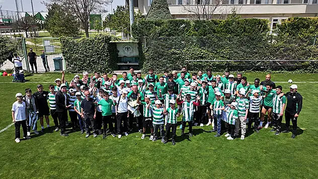 Minik sporseverin talebi yerine getirildi: Konyaspor'la buluştu