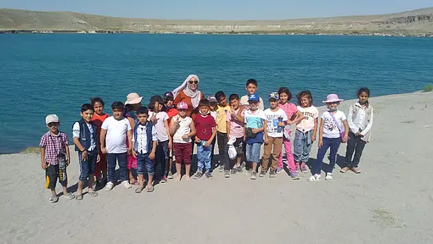 Minikler, Acıgöl'de çevre temizliği yaptı
