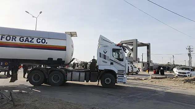Mısır'dan Gazze Şeridi'ne yakıt girişinin başladığı bildirildi
