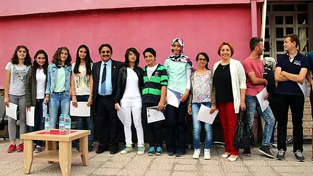 Model Uçak Sertifikalarını Aldılar